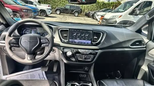 2022 Chrysler Pacifica 2C4RC1S76NR201915