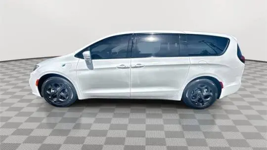 2022 Chrysler Pacifica 2C4RC1S76NR201915