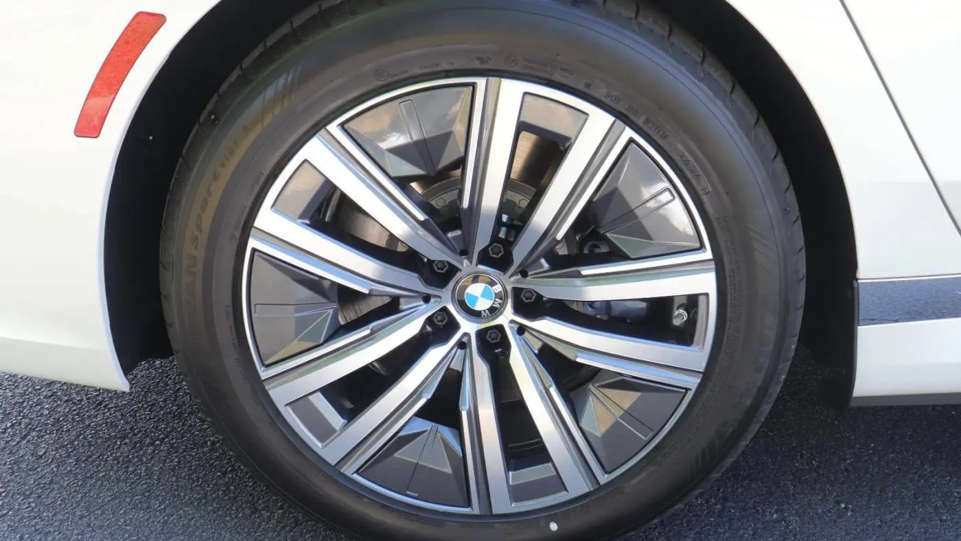 2025 BMW i7 WBY43EJ09SCU88742