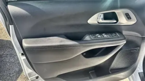 2022 Chrysler Pacifica 2C4RC1S76NR201915