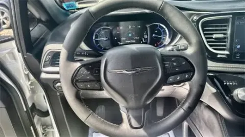 2022 Chrysler Pacifica 2C4RC1S76NR201915