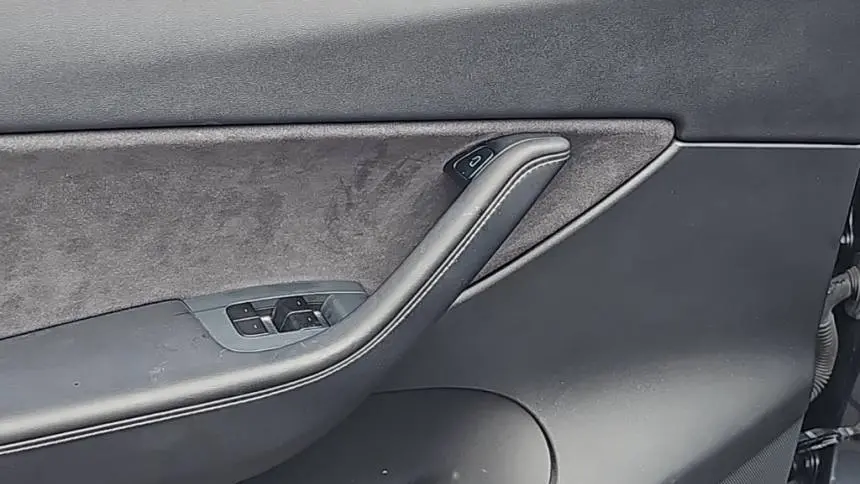 2021 Tesla Model Y 5YJYGAEEXMF148091