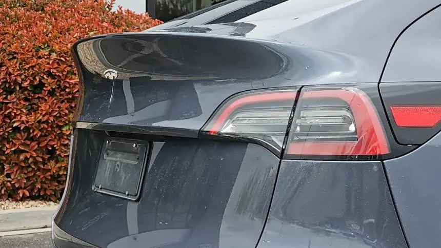 2021 Tesla Model Y 5YJYGAEEXMF148091