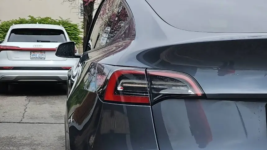 2021 Tesla Model Y 5YJYGAEEXMF148091