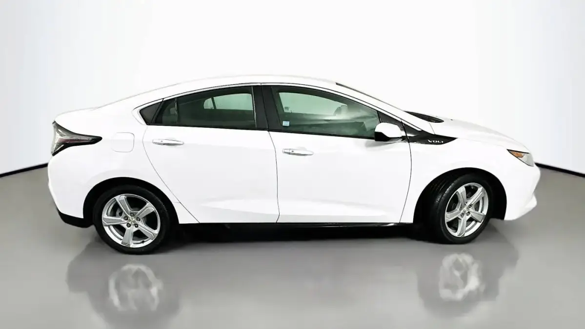 2018 Chevrolet VOLT - Images - 8