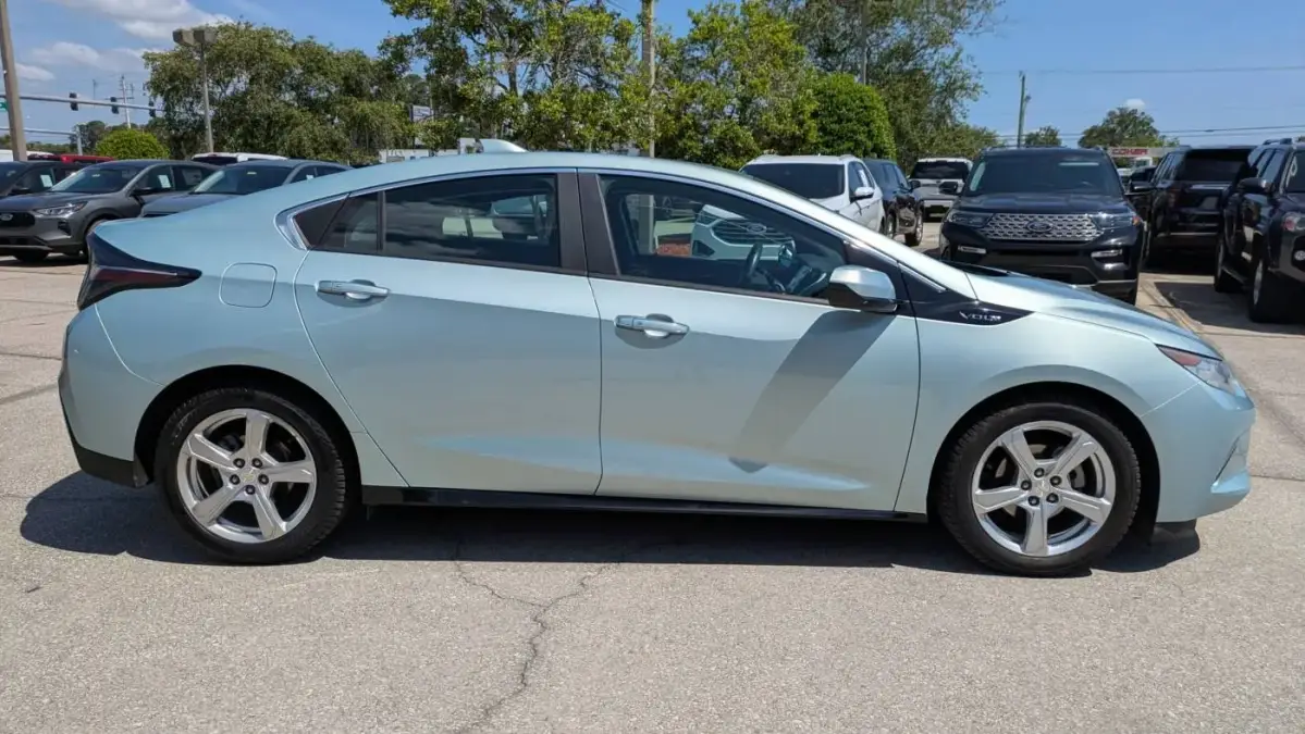 2018 Chevrolet VOLT - Images - 2