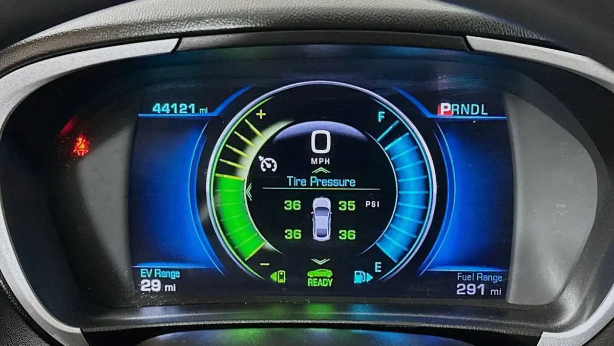 2018 Chevrolet VOLT - Images - 12