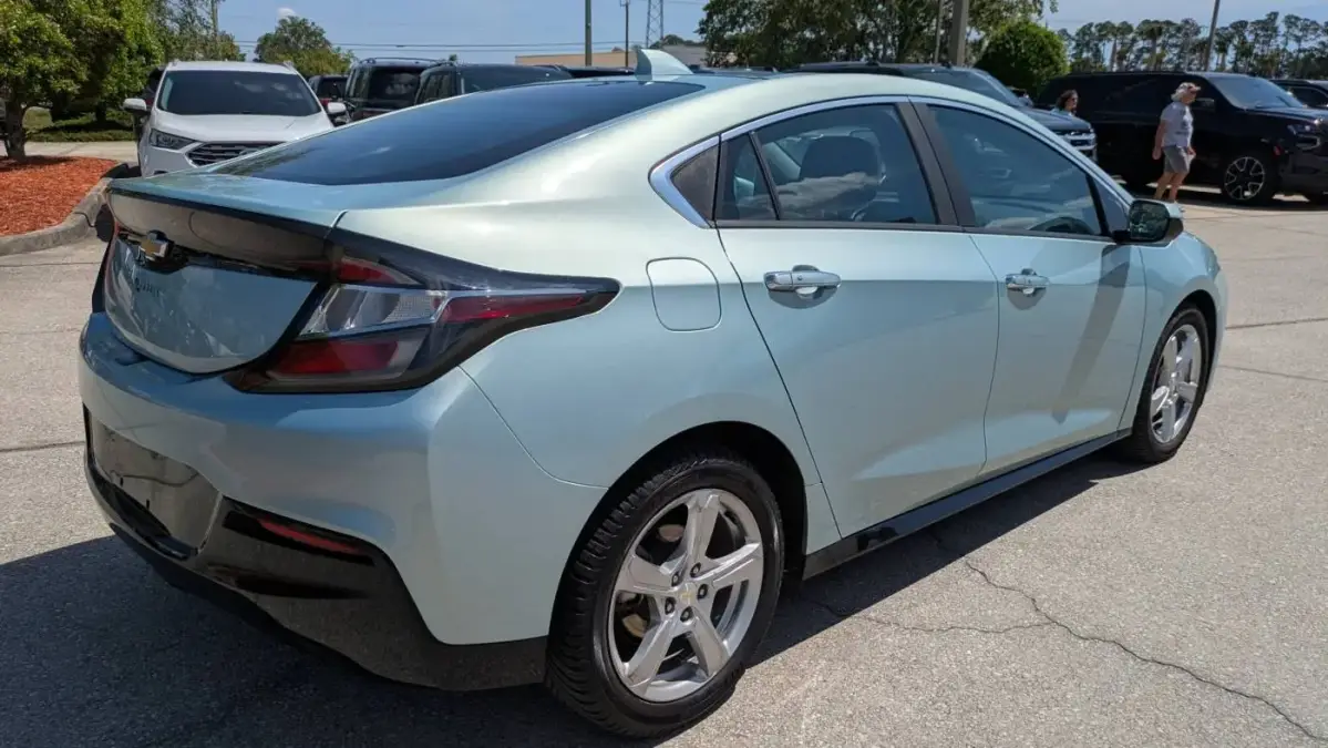 2018 Chevrolet VOLT - Images - 3