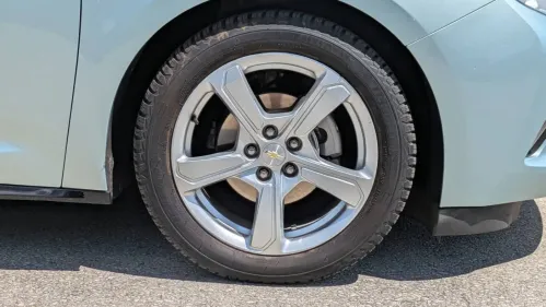 2018 Chevrolet VOLT - Images - 11