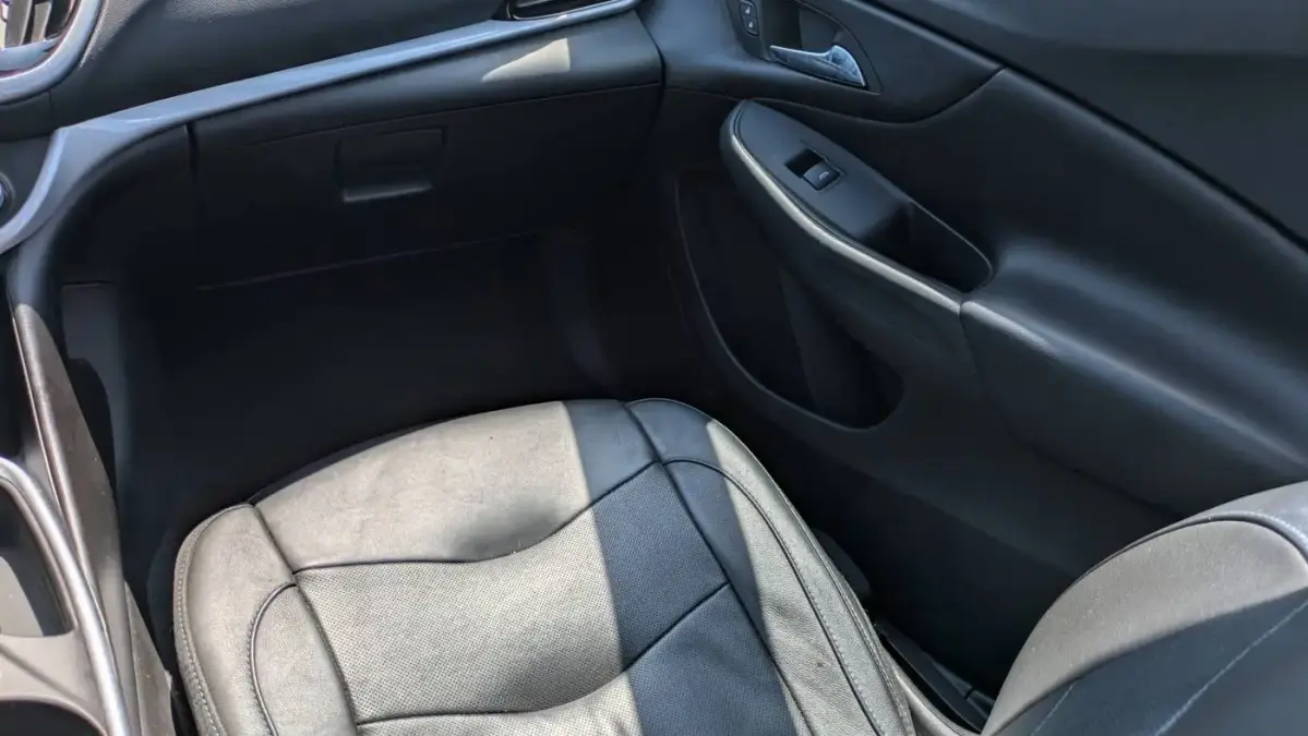 2018 Chevrolet VOLT - Images - 18