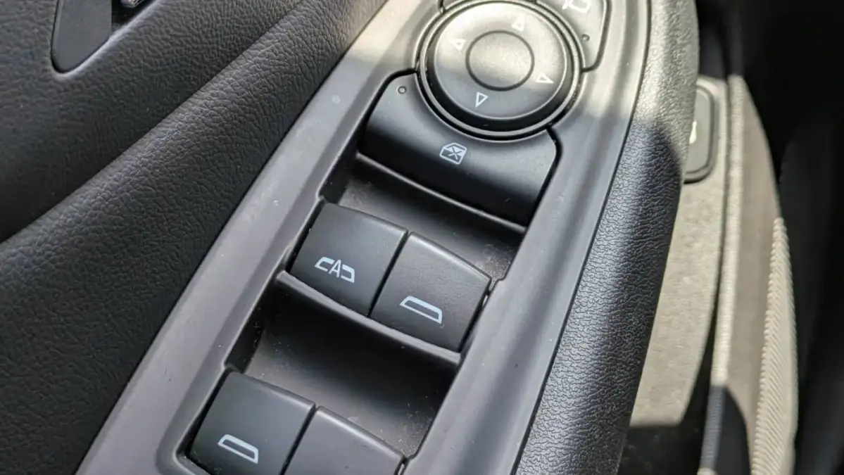 2018 Chevrolet VOLT - Images - 21