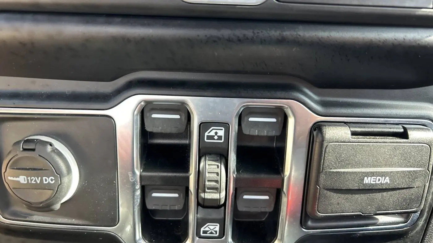 2022 Jeep Wrangler 1C4JJXP65NW170055