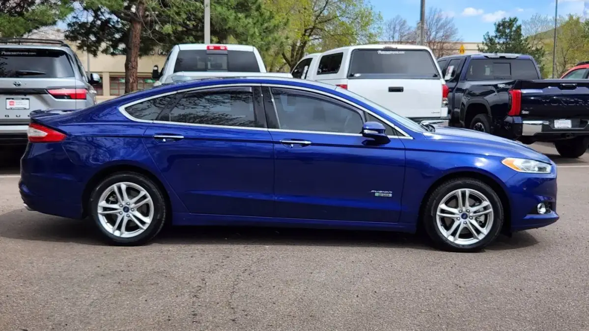 2016 Ford Fusion Energi - Images - 2