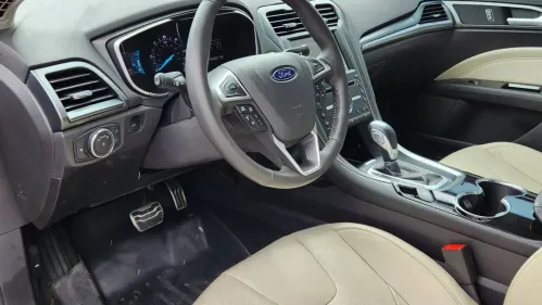 2016 Ford Fusion Energi - Images - 7