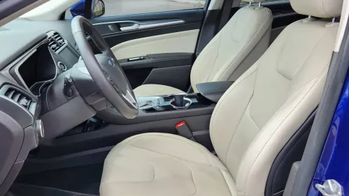 2016 Ford Fusion Energi - Images - 8