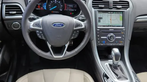 2016 Ford Fusion Energi - Images - 9