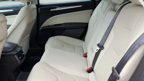 2016 Ford Fusion Energi - Images - 10