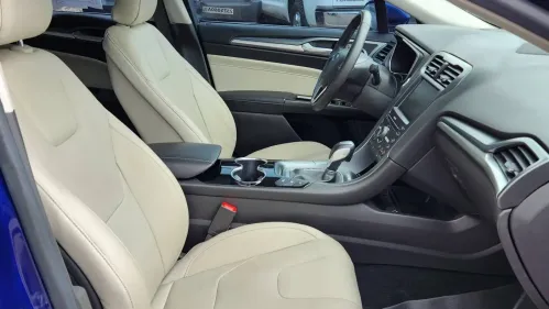2016 Ford Fusion Energi - Images - 14