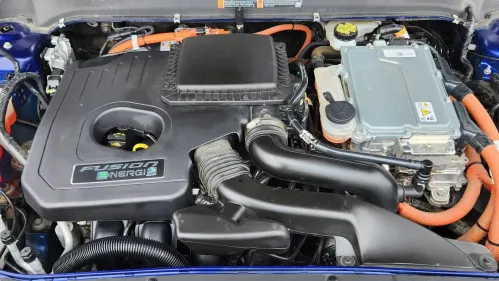 2016 Ford Fusion Energi - Images - 15