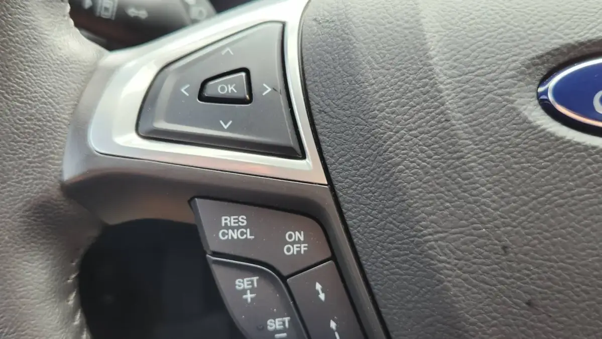 2016 Ford Fusion Energi - Images - 17
