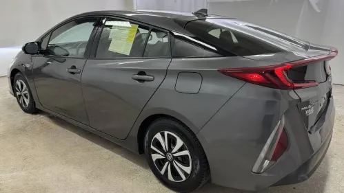 2017 Toyota Prius Prime - Images - 3