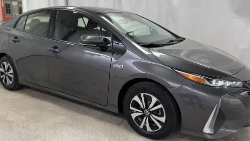 2017 Toyota Prius Prime - Images - 7