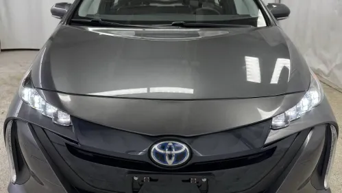 2017 Toyota Prius Prime - Images - 8