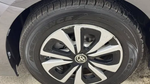 2017 Toyota Prius Prime - Images - 9