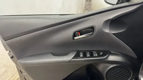2017 Toyota Prius Prime - Images - 13