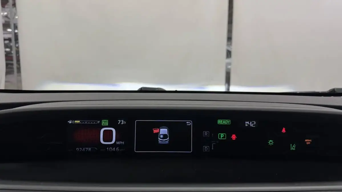2017 Toyota Prius Prime - Images - 22