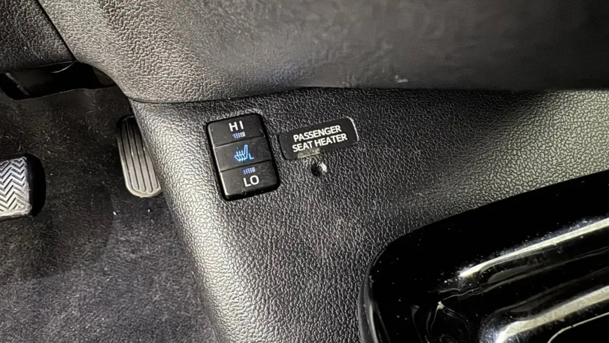 2017 Toyota Prius Prime - Images - 32