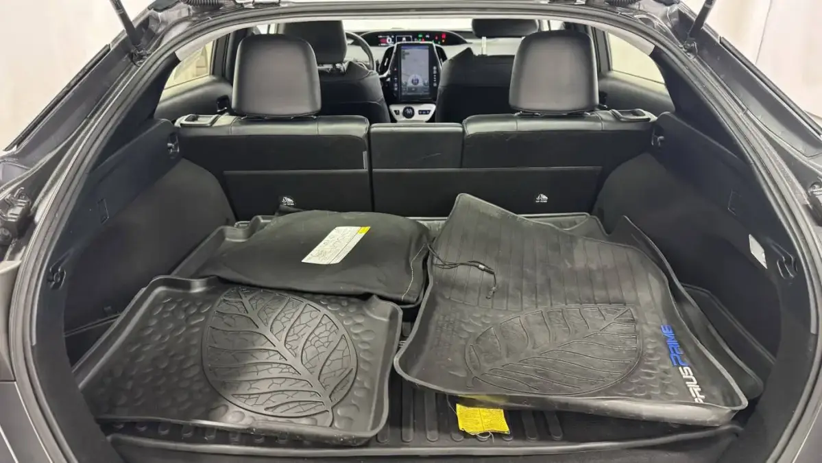 2017 Toyota Prius Prime - Images - 40