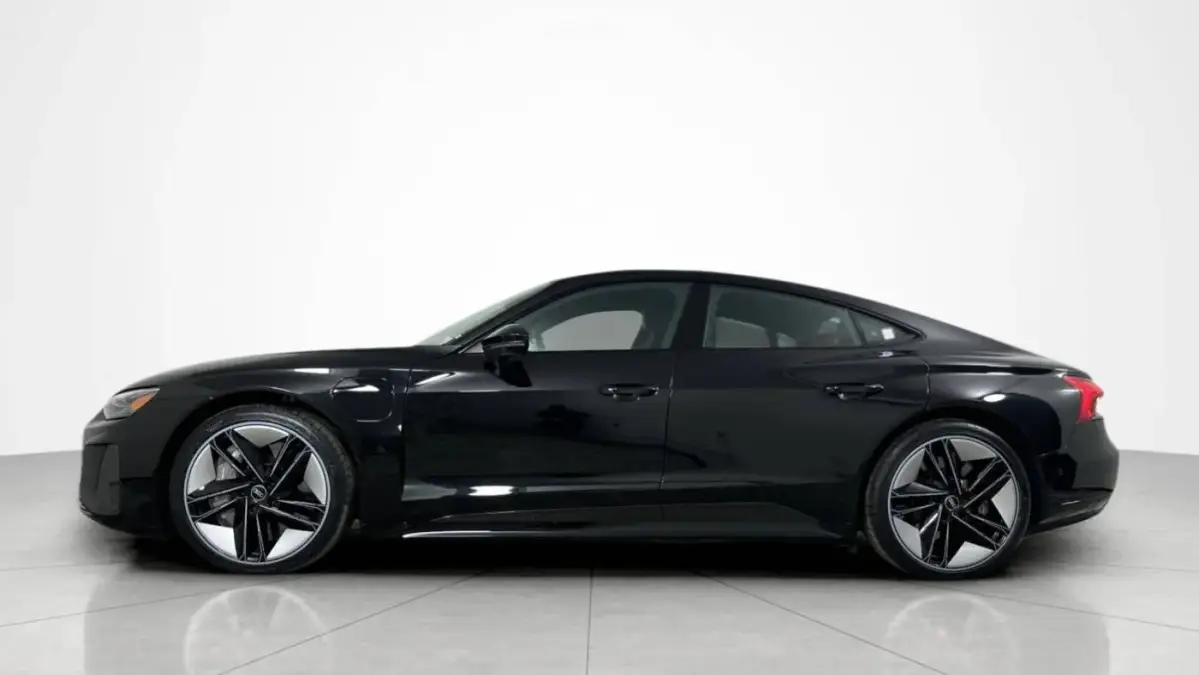 2024 Audi RS e-tron GT - Images - 25