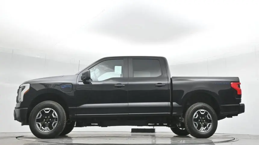 2024 Ford F-150 Lightning 1FT6W1B70RWG32953