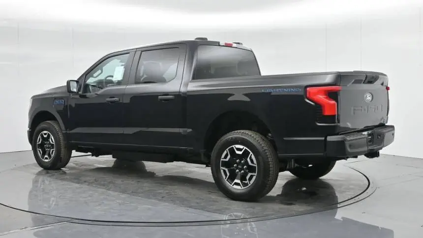 2024 Ford F-150 Lightning 1FT6W1B70RWG32953
