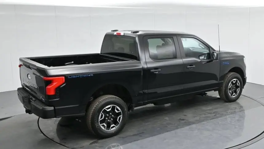 2024 Ford F-150 Lightning 1FT6W1B70RWG32953