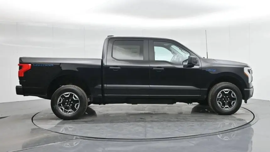 2024 Ford F-150 Lightning 1FT6W1B70RWG32953