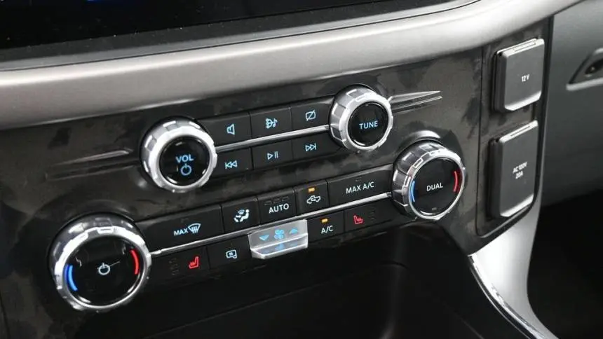 2024 Ford F-150 Lightning 1FT6W1B70RWG32953