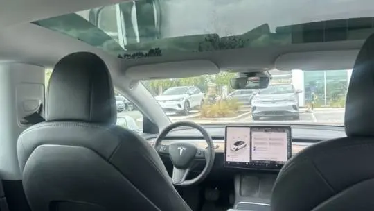 2022 Tesla Model 3 5YJ3E1EB8NF328015