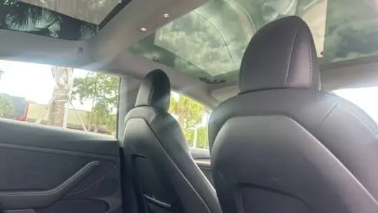 2022 Tesla Model 3 5YJ3E1EB8NF328015