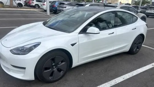2022 Tesla Model 3 5YJ3E1EB8NF328015