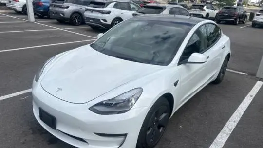 2022 Tesla Model 3 5YJ3E1EB8NF328015