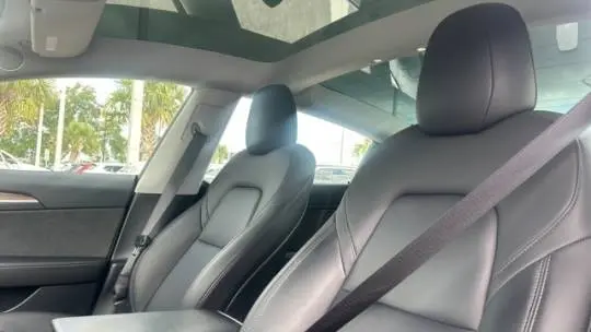 2022 Tesla Model 3 5YJ3E1EB8NF328015