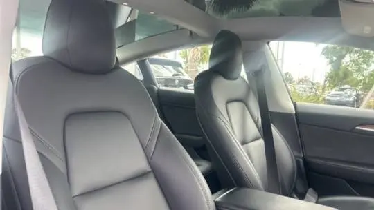 2022 Tesla Model 3 5YJ3E1EB8NF328015