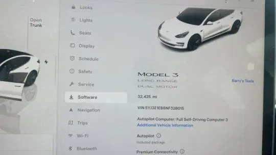 2022 Tesla Model 3 5YJ3E1EB8NF328015