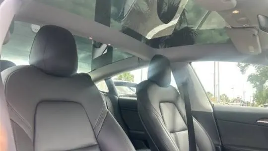 2022 Tesla Model 3 5YJ3E1EB8NF328015