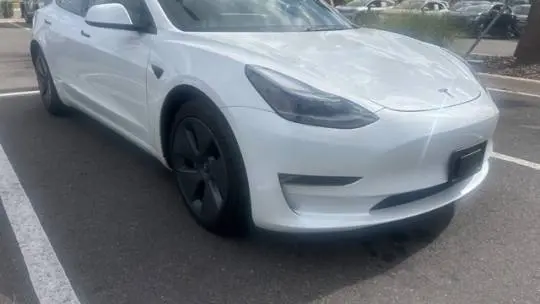 2022 Tesla Model 3 5YJ3E1EB8NF328015