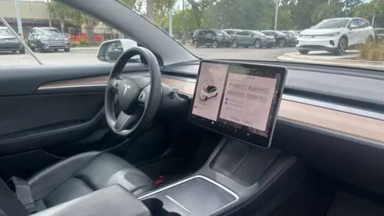 2022 Tesla Model 3 5YJ3E1EB8NF328015