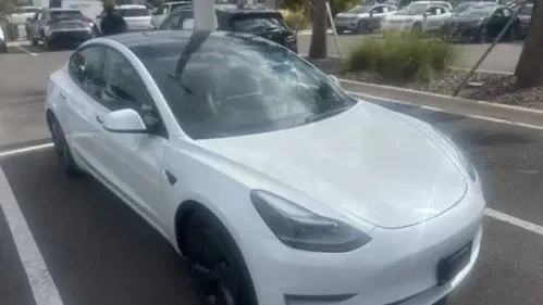 2022 Tesla Model 3 5YJ3E1EB8NF328015