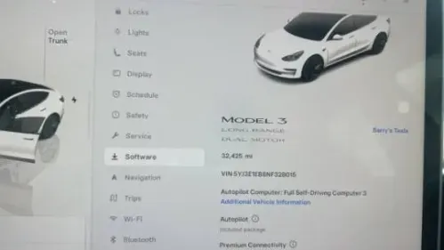 2022 Tesla Model 3 5YJ3E1EB8NF328015
